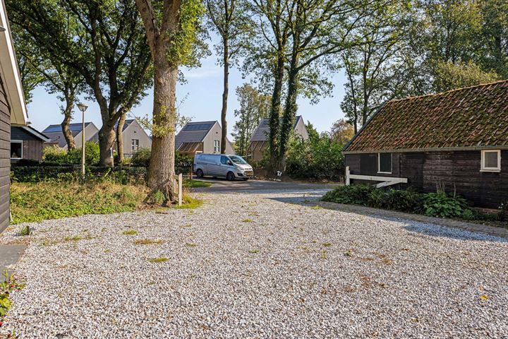 Bekijk foto 40 van Middenweg 15