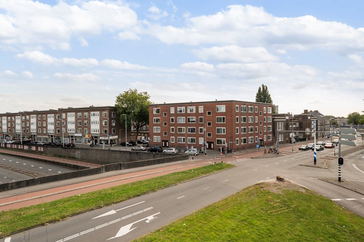 Bekijk foto 1 van Maastunnelplein 22-B