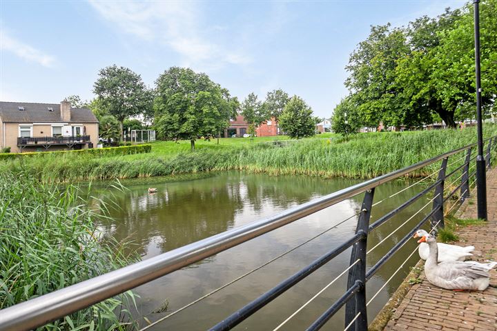 View photo 30 of Molendijk 46