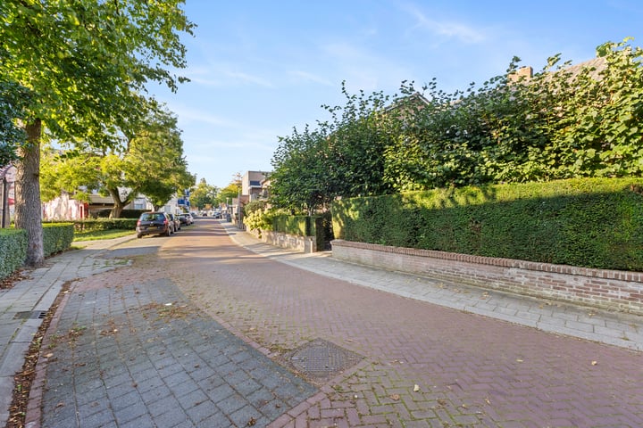 View photo 36 of Emilia van Nassaustraat 23