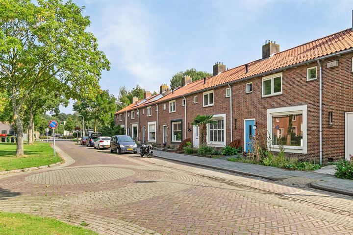 Bekijk foto 3 van Bredehof 11