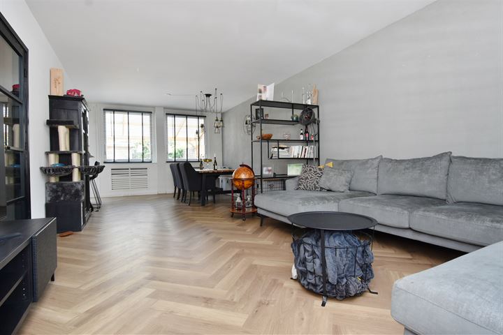 View photo 9 of Ockenburghstraat 80