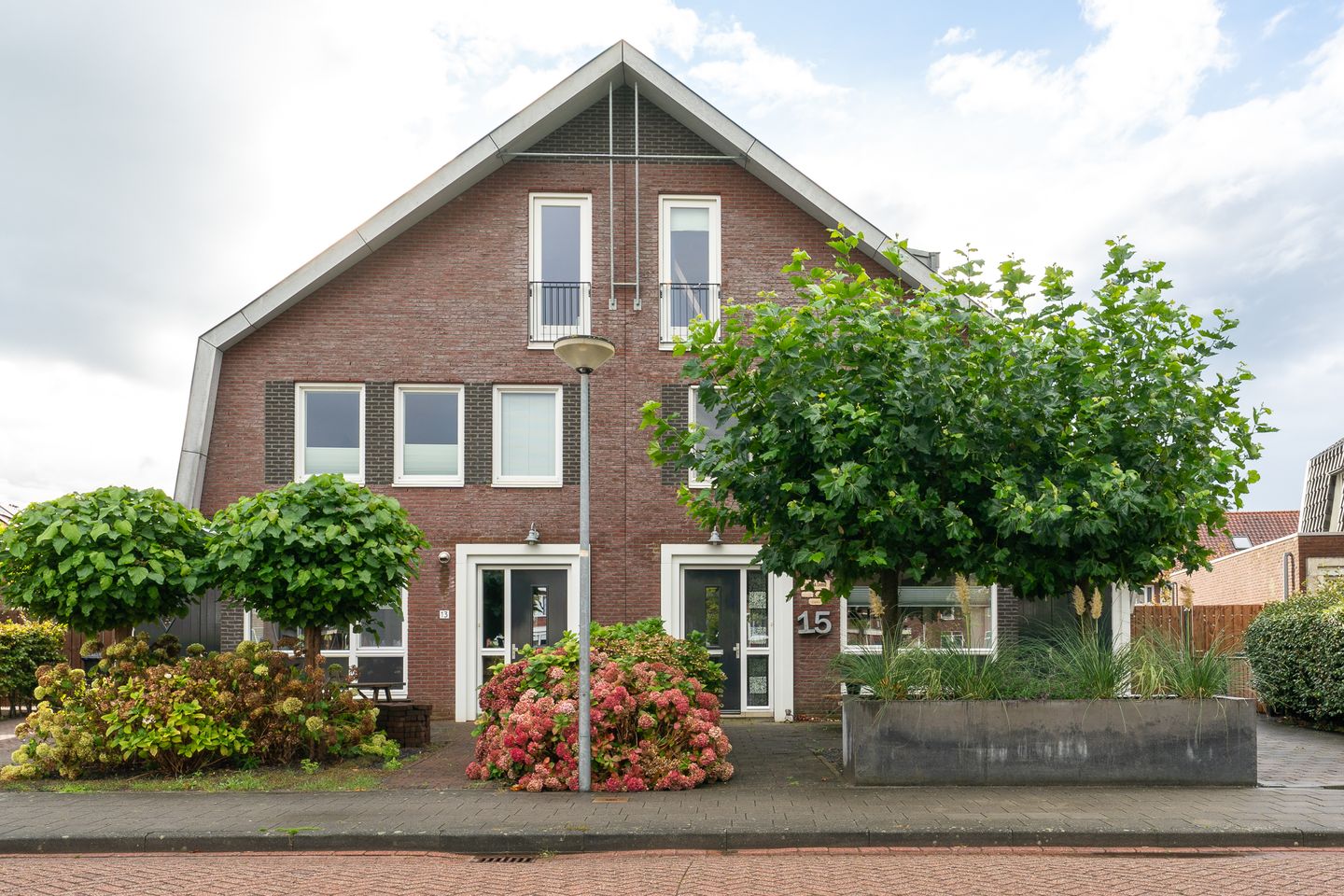 Foto 1 van Middeloo 15