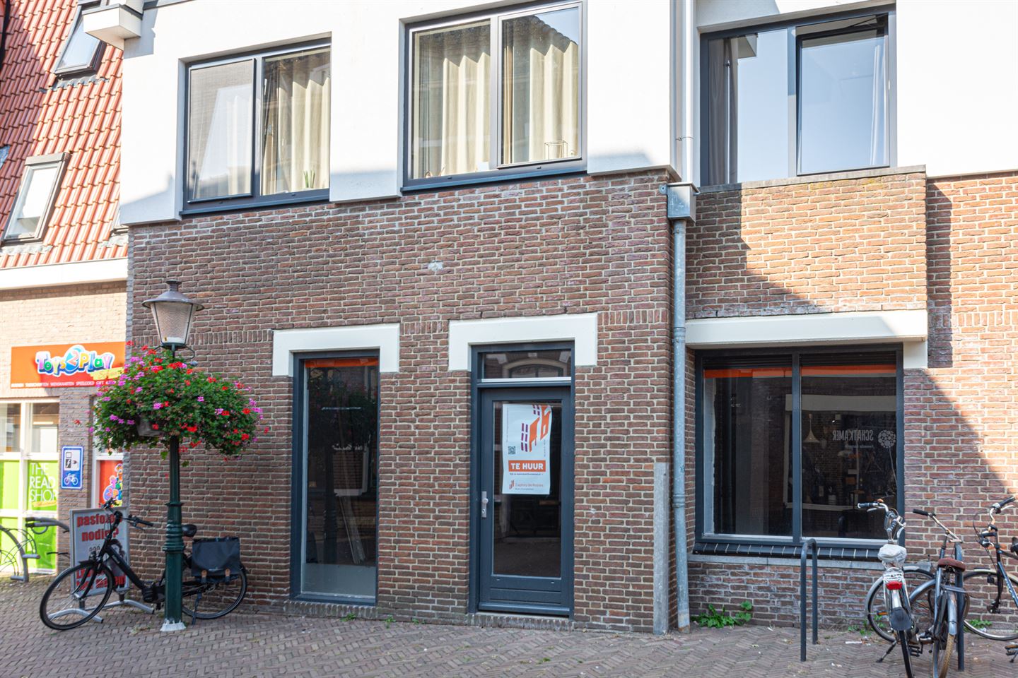 Bekijk foto 1 van Bouwstraat 2