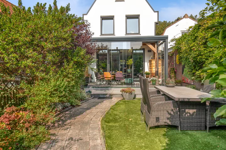 Foto 56 van Burgemeester Versteeghsingel 15