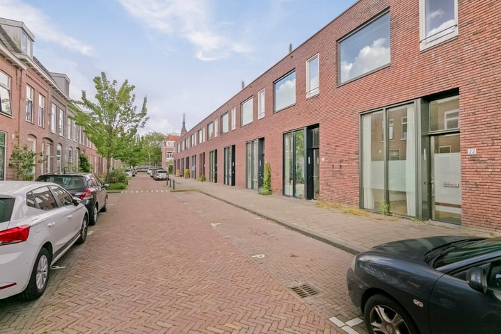 Bekijk foto 2 van De Genestetstraat 22