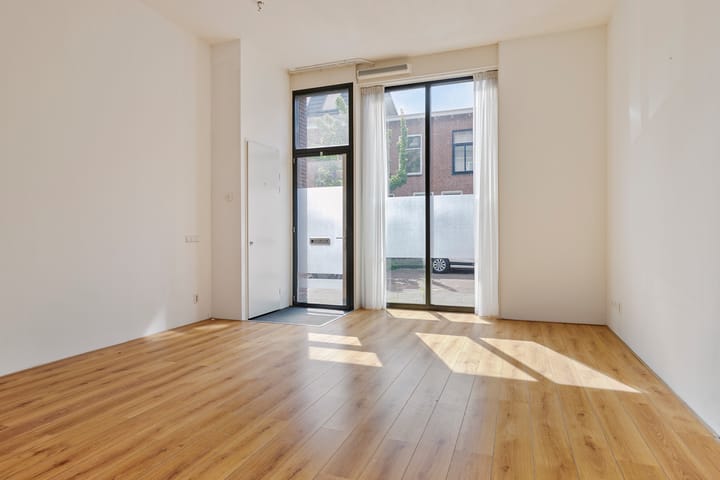 Foto 10 van De Genestetstraat 22