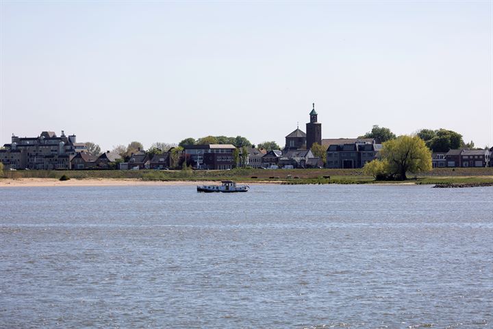 View photo 29 of Steur 18