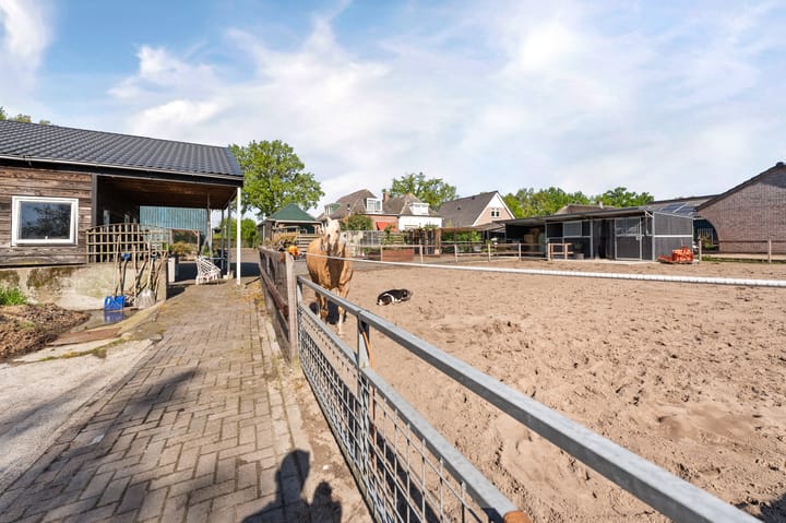 Foto 66 van Burgemeester van Engelenweg 195