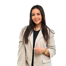 Y. (Yara) Van der Poel - Commercieel Medewerker