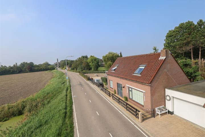 View photo 5 of Molendijk 44