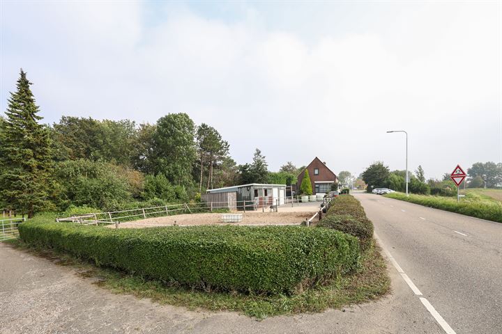 View photo 61 of Molendijk 44