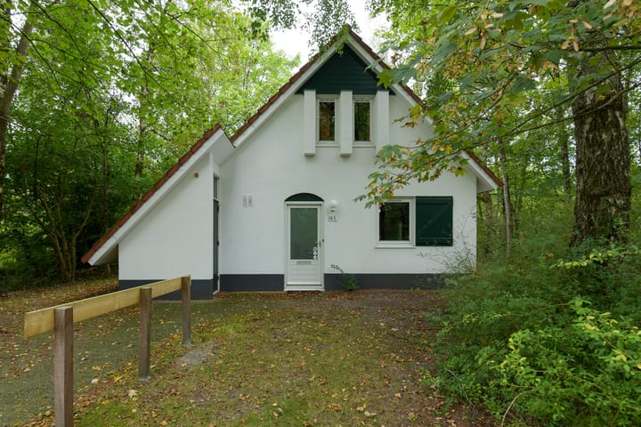 Photo 2 of De Rug 3-165