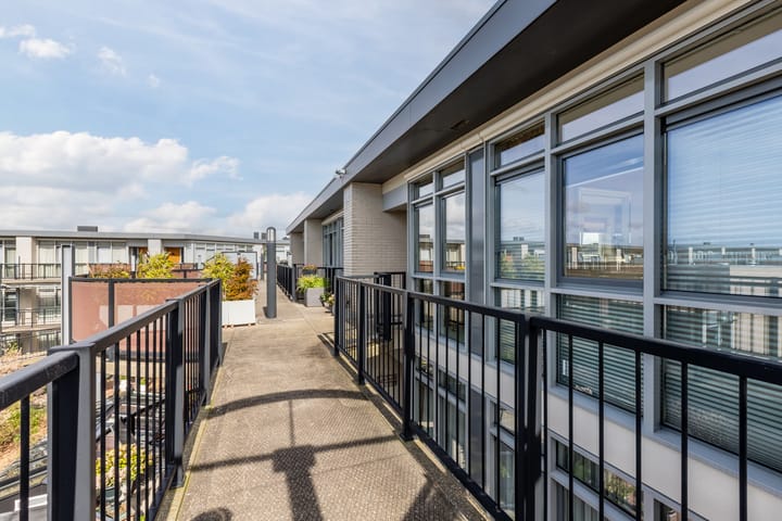 Foto 10 van Oosterweezenstraat 401