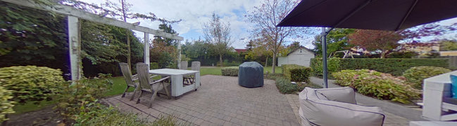 Bekijk 360° foto van achtertuin van Charlotte de Bourbonlaan 9