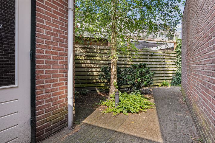 Bekijk foto 15 van Damstraat 1