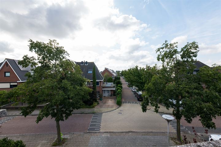 Bekijk foto 32 van Rondostraat 69