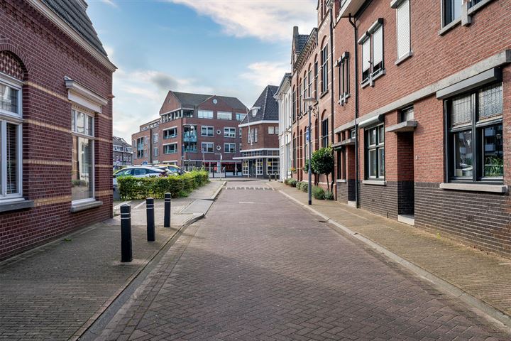 View photo 54 of Beekstraat 11