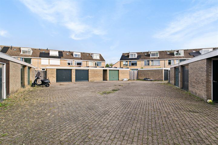 Bekijk foto 40 van Graaf Adolfstraat 47