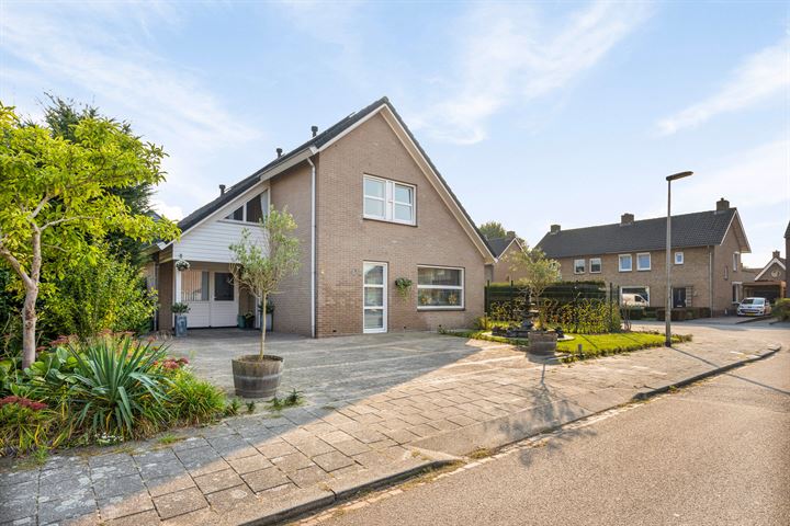 Bekijk foto 37 van Leliestraat 2