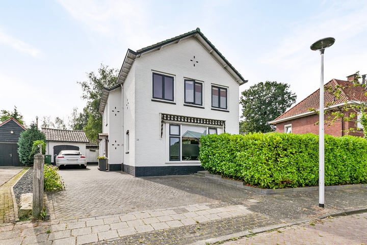 View photo 1 of Alleeweg 24