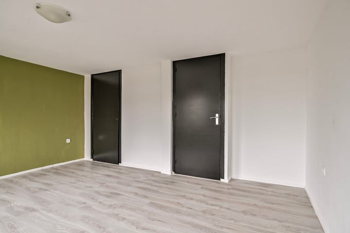 Photo 18 of Zuid-Oosterstraat 18