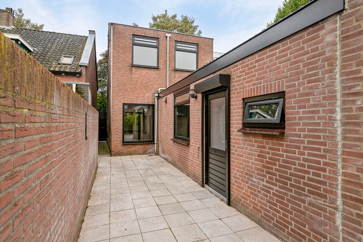 Photo 21 of Zuid-Oosterstraat 18