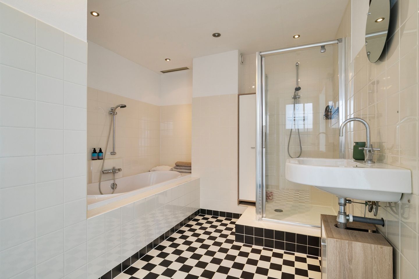 Foto 25 van Burgemeester Knappertlaan 243-B