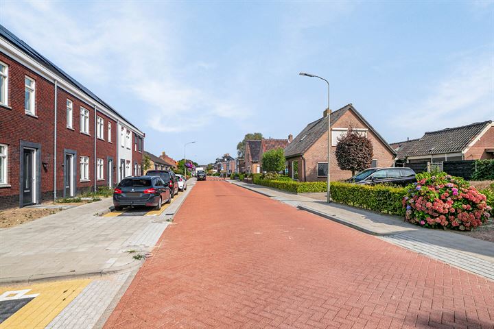 Bekijk foto 35 van van Oldebarneveldweg 37