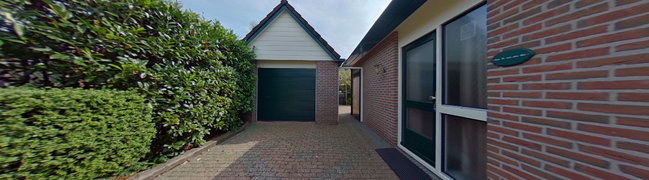 View 360° photo of voortuin of van Oldebarneveldweg 37