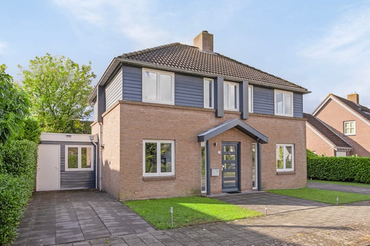 Foto 2 van Van Hogendorplaan 19