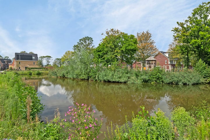 View photo 26 of Ireen Wüststraat 71