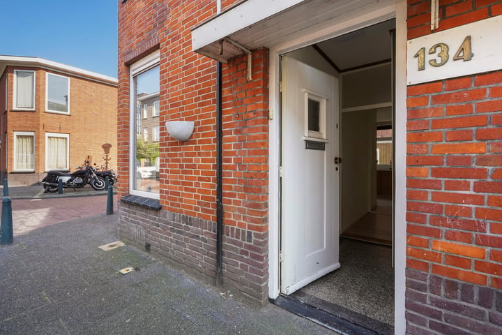 View photo 2 of Bussumsestraat 134