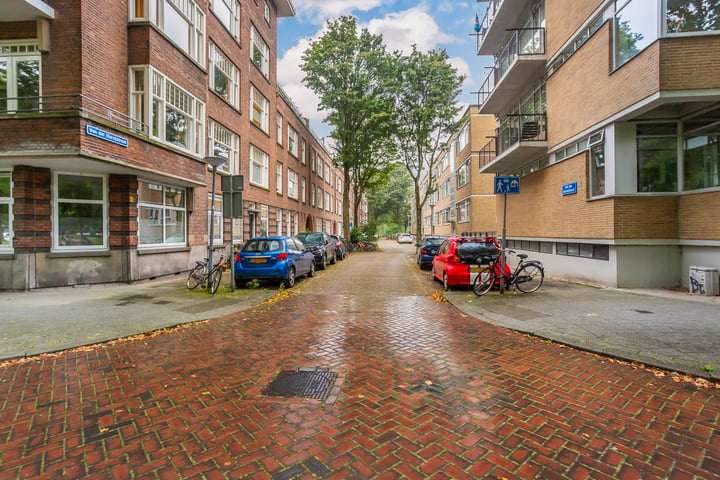 View photo 54 of Van der Horststraat 12-A02