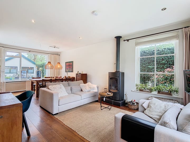 Photo 6 of Oostburgsestraat 10-A