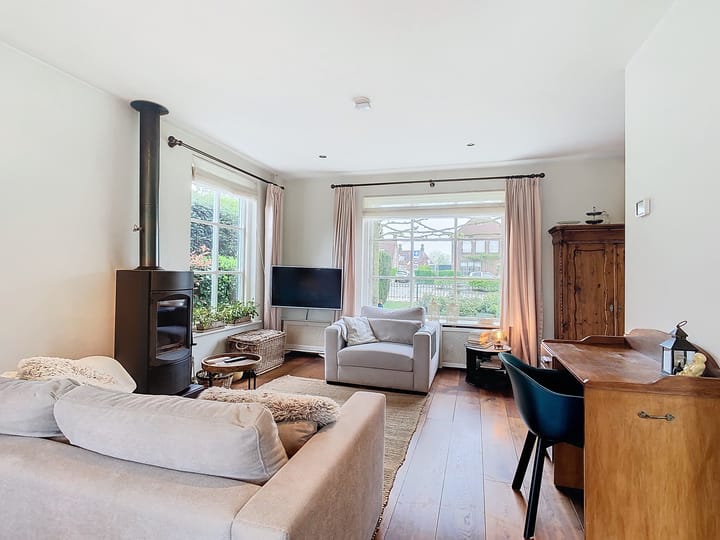 Photo 7 of Oostburgsestraat 10-A