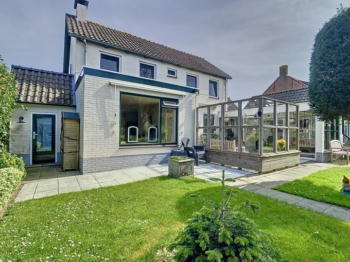 Photo 18 of Oostburgsestraat 10-A