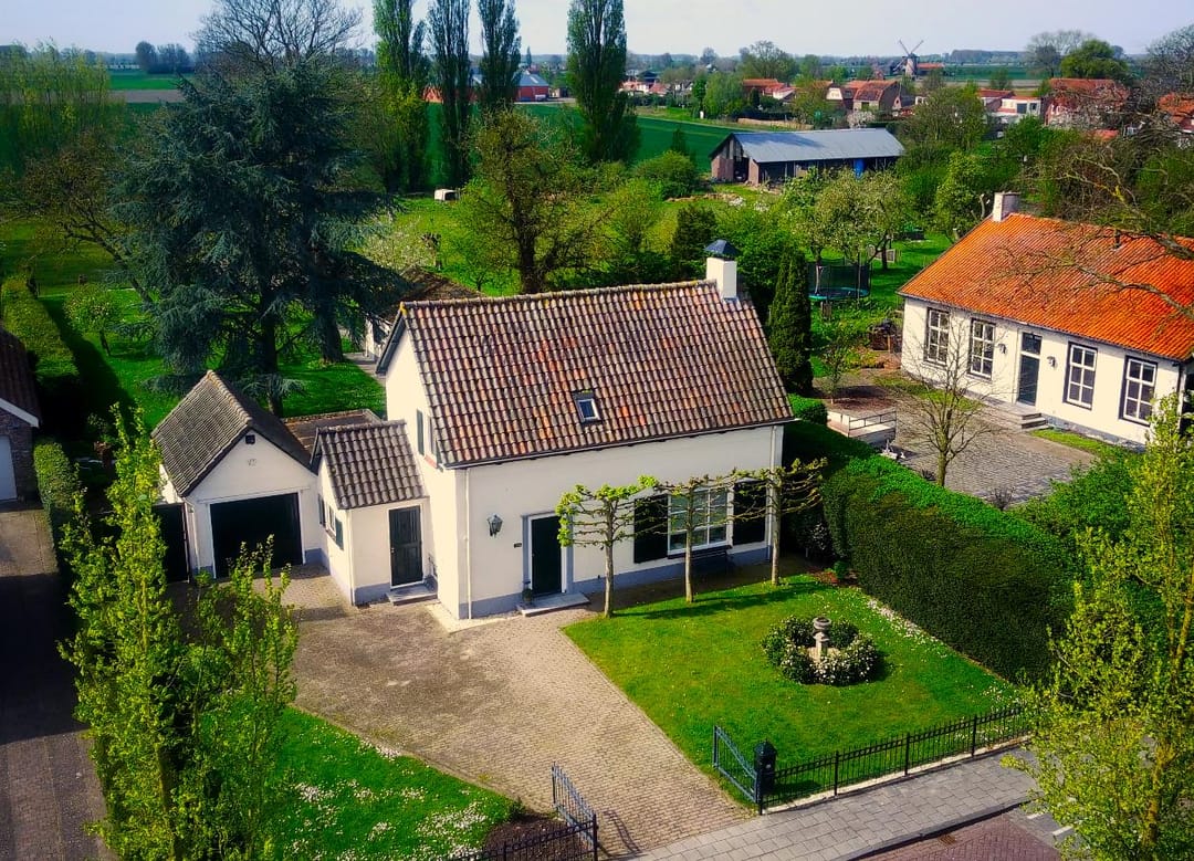 Photo 32 of Oostburgsestraat 10-A