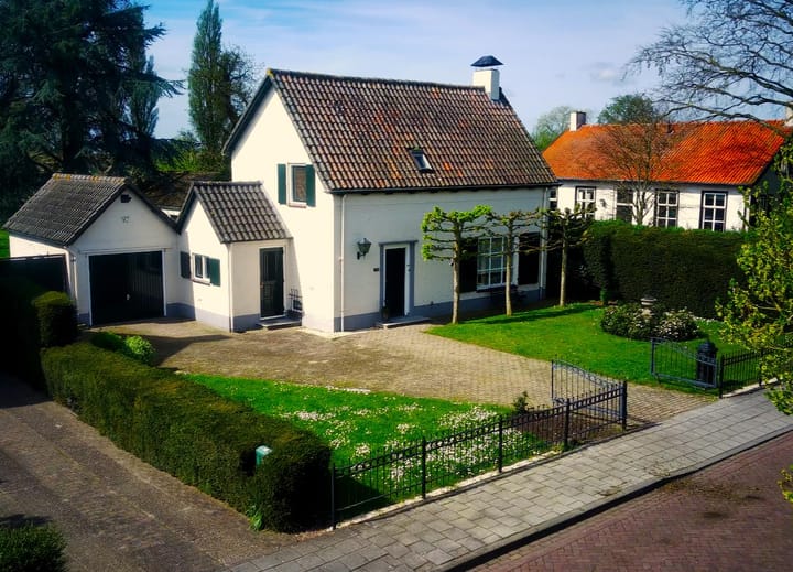 Photo 34 of Oostburgsestraat 10-A