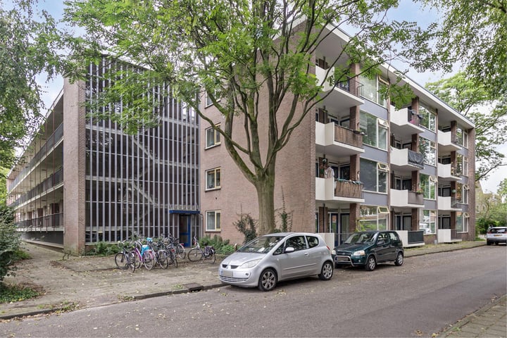 Bekijk foto 6 van Van der Waalsstraat 14