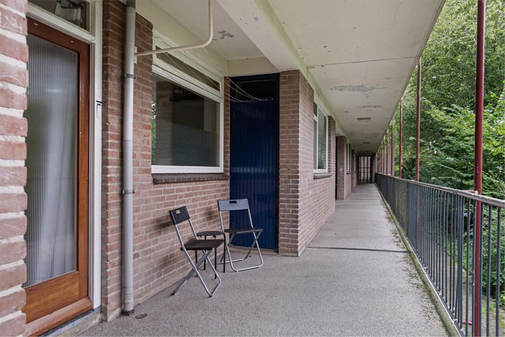 Bekijk foto 9 van Van der Waalsstraat 14