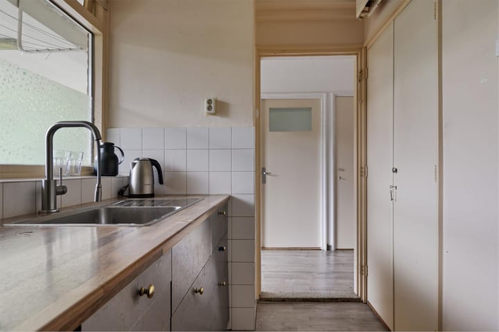 Foto 12 van Van der Waalsstraat 14