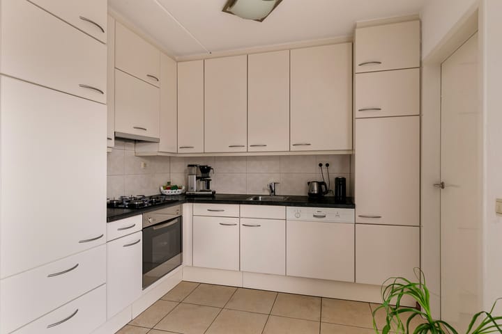 Foto 3 van Helmkruid 15