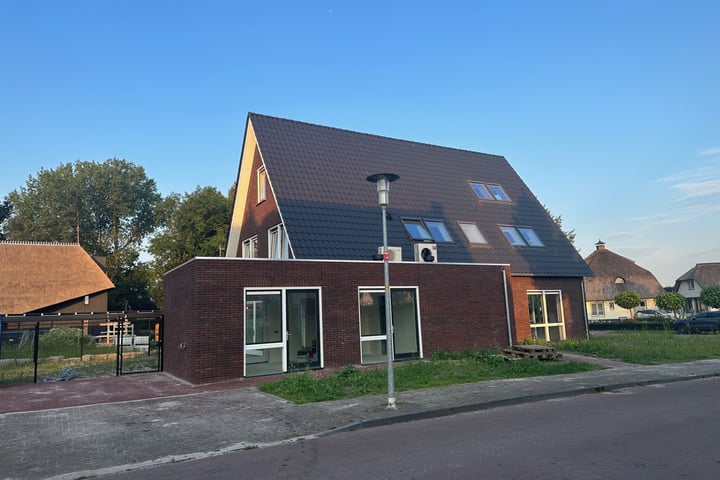 Bekijk foto 3 van Beekhoven 28