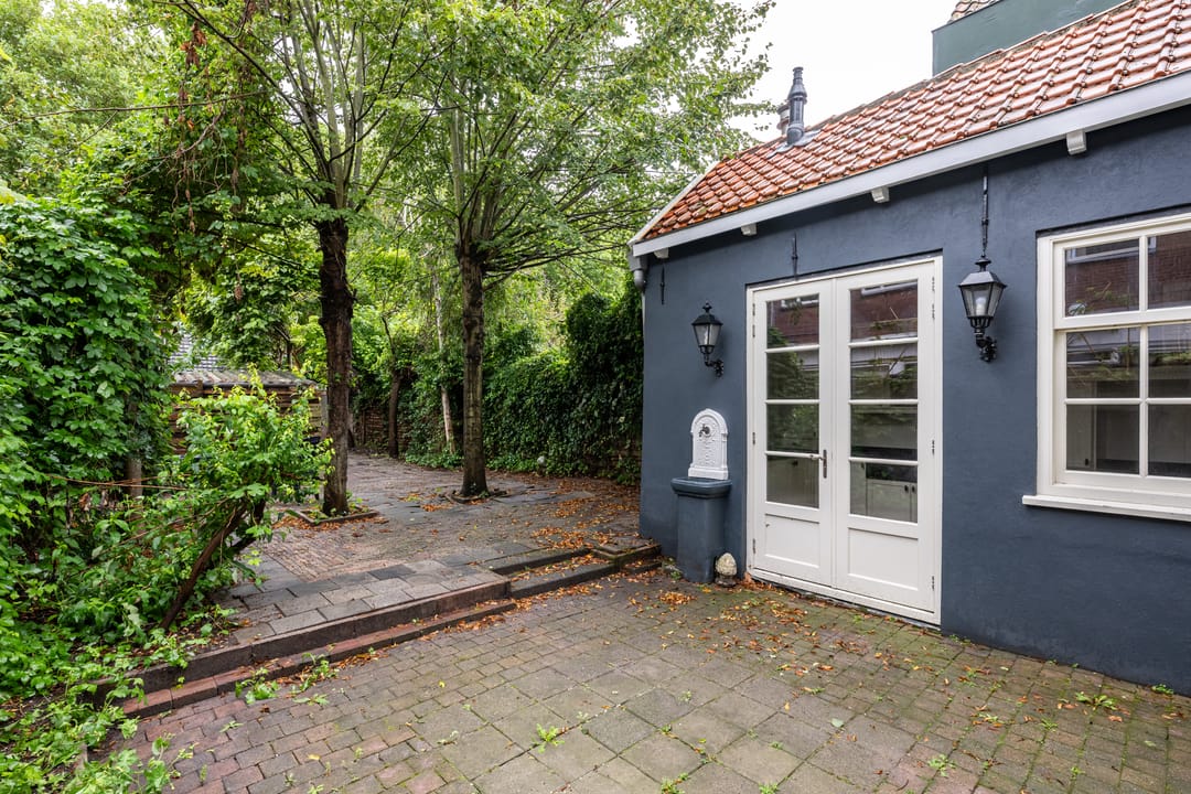 Photo 32 of Voorstraat 12