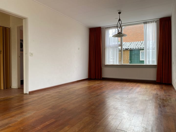 Foto 8 van Julianalaan 15