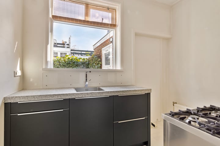 Foto 19 van Leeuwerikstraat 151