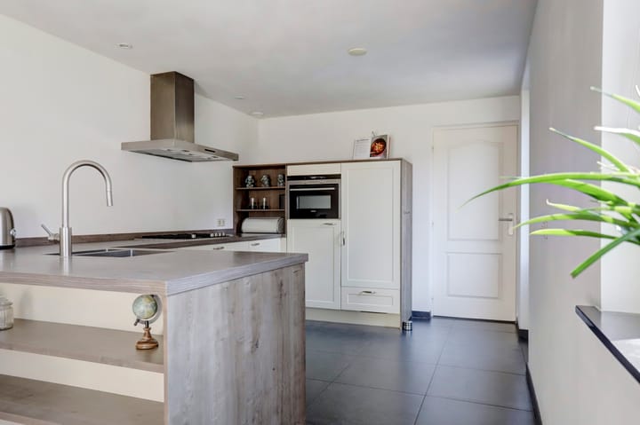 Photo 21 of Bosstraat 10