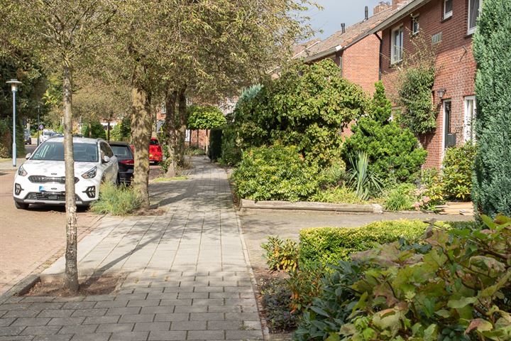 Bekijk foto 55 van Plantsoenlaan 32