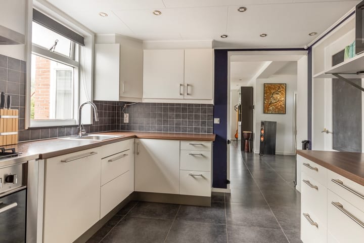 Photo 11 of Burg v Roijenstr Oost 111